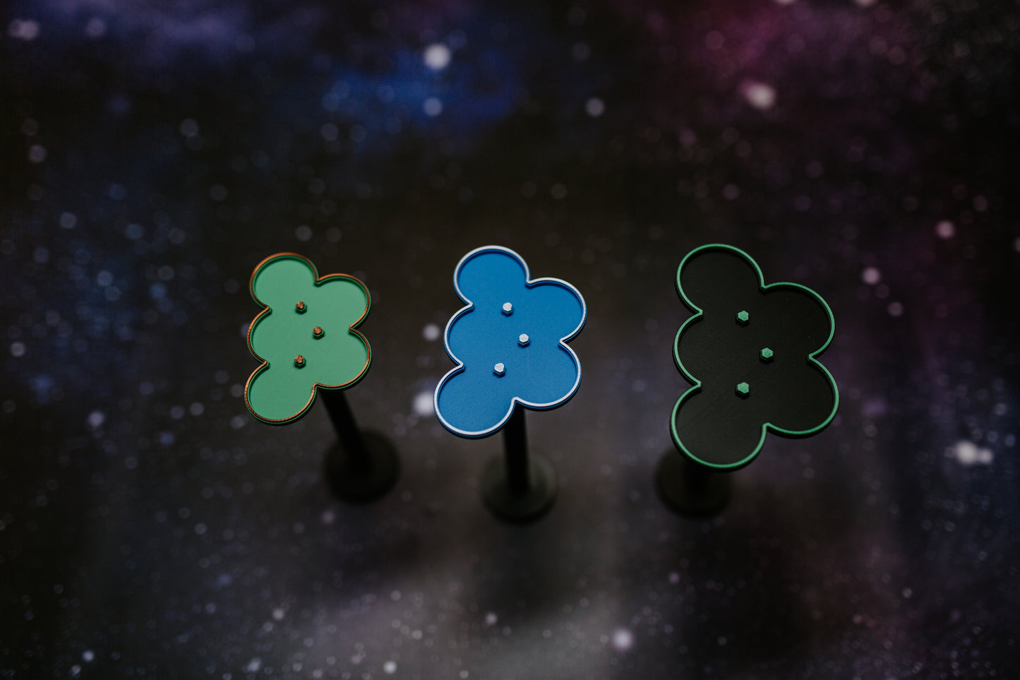 Movement trays in different colors